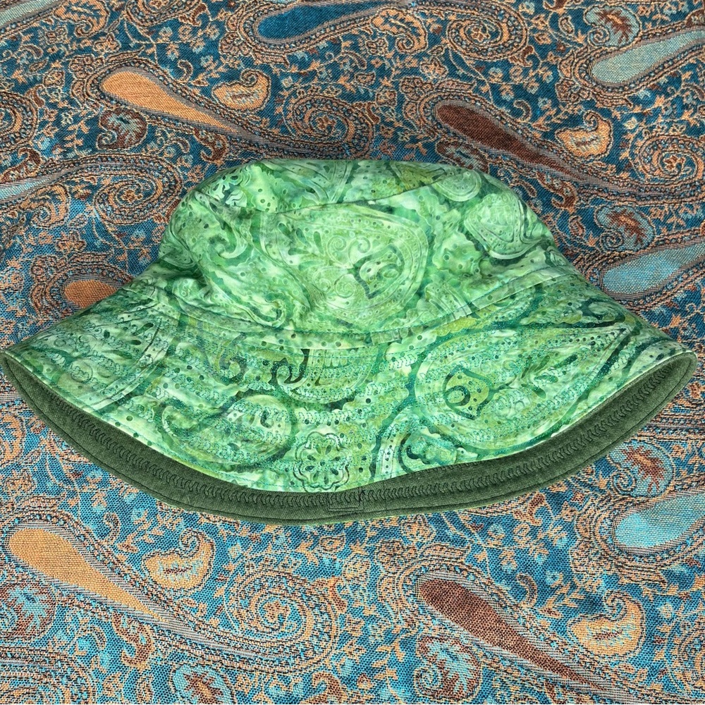 🍀 Reversible Paisley Bucket Hat 🍀 Size Small